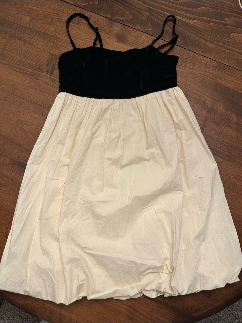 AE- Black Velvet & Cream Strap Dress